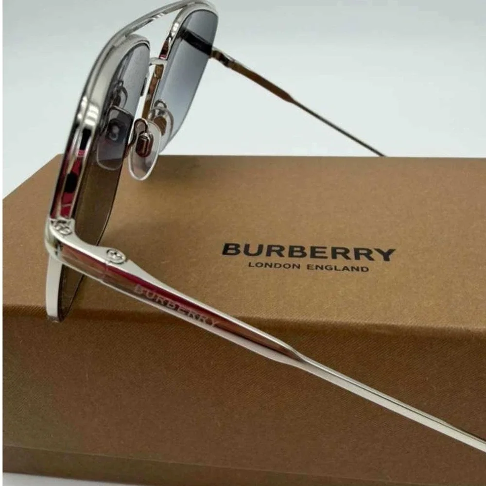 Burberry add touch